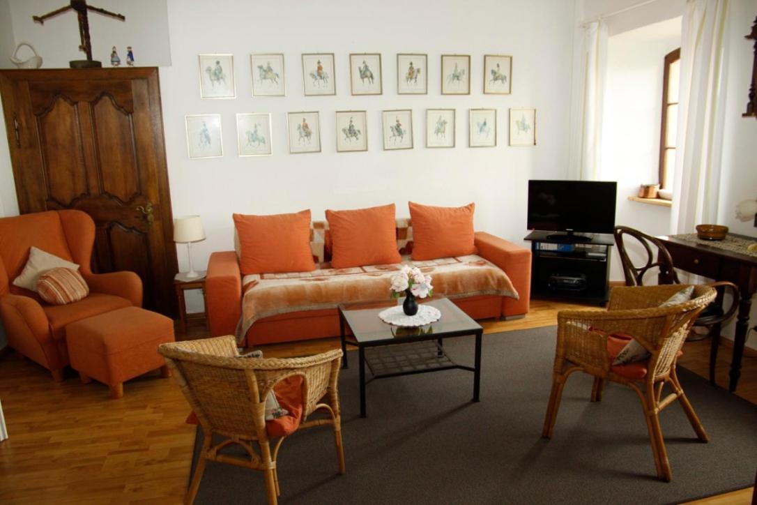 Kapelle - Urlaub Auf Dem Weingut Apartment Maring-Noviand Bagian luar foto