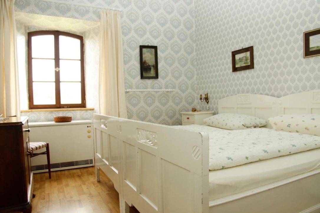 Kapelle - Urlaub Auf Dem Weingut Apartment Maring-Noviand Bagian luar foto