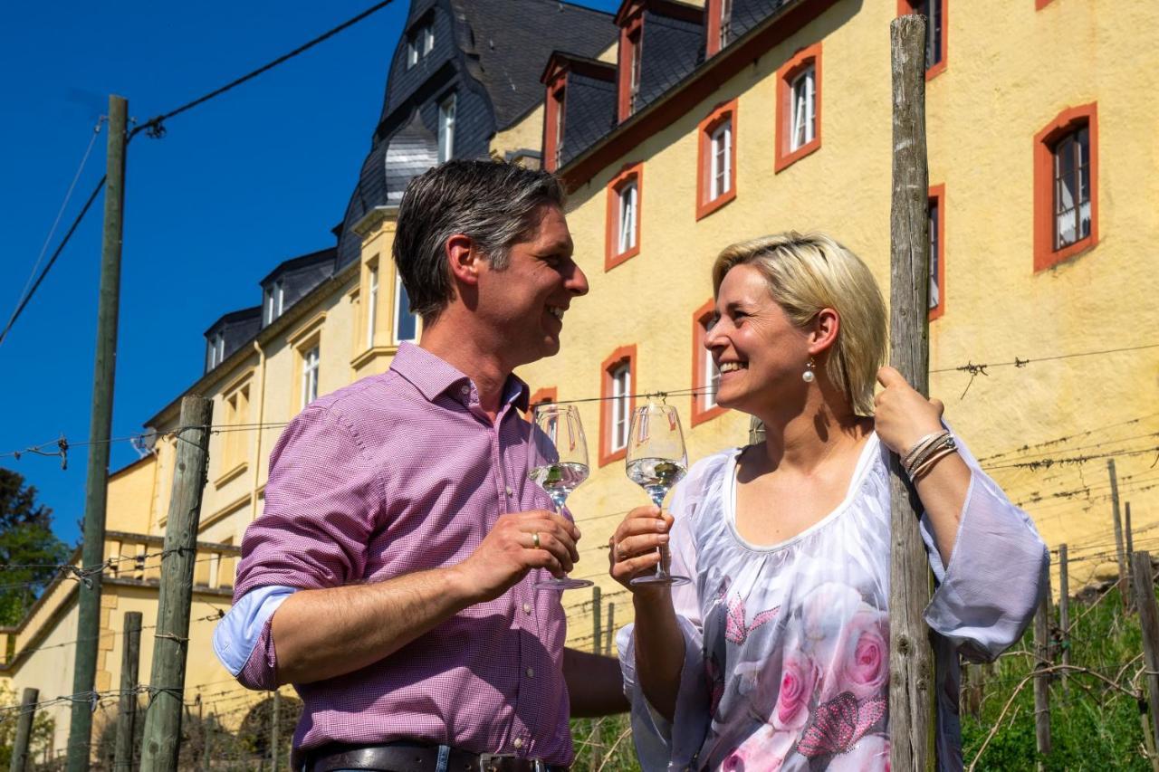 Kapelle - Urlaub Auf Dem Weingut Apartment Maring-Noviand Bagian luar foto