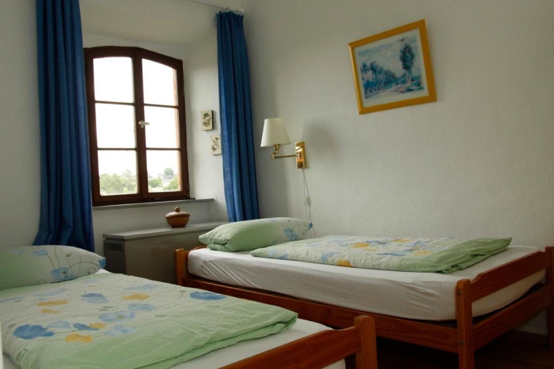 Kapelle - Urlaub Auf Dem Weingut Apartment Maring-Noviand Bagian luar foto